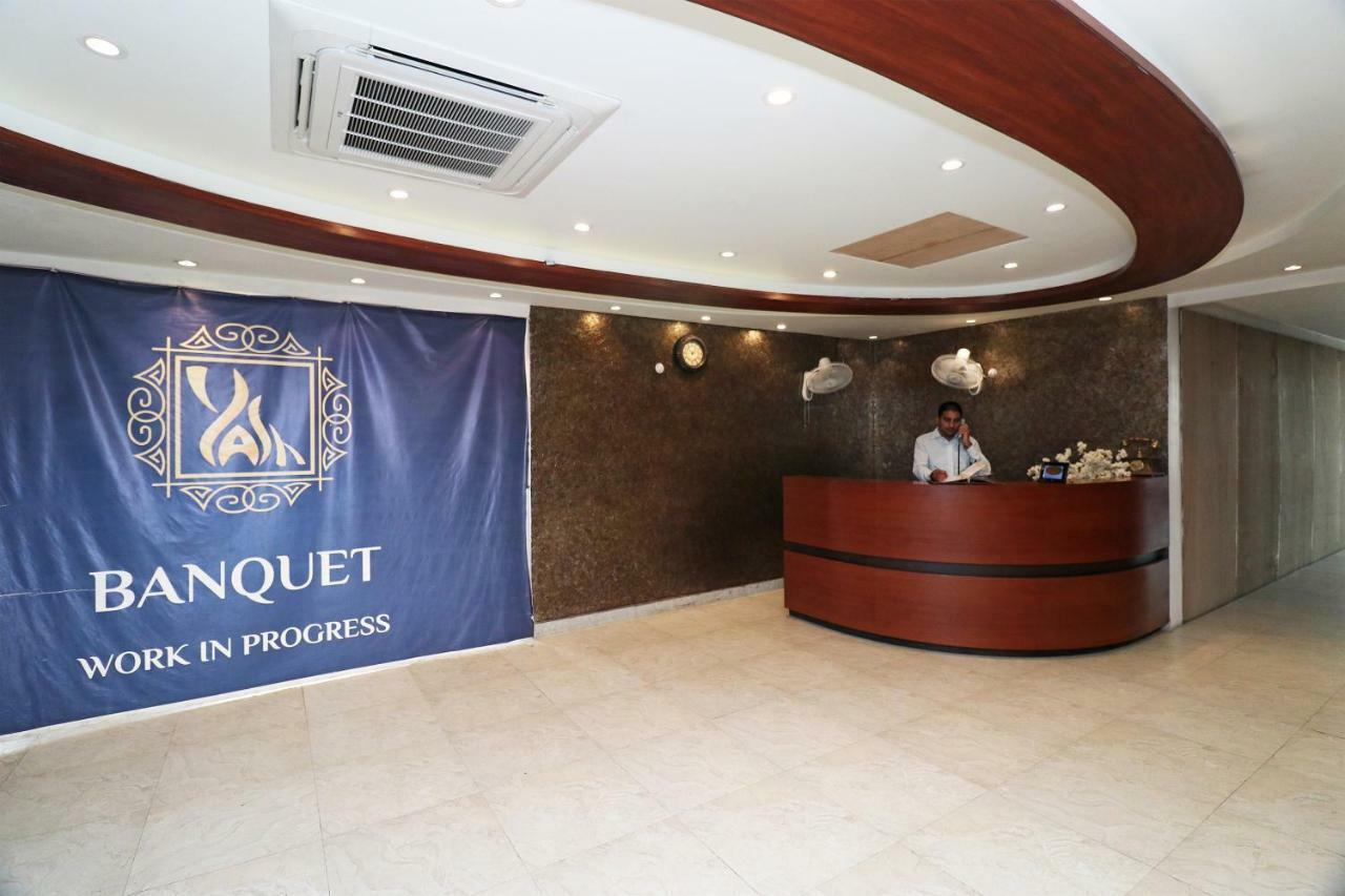 Oyo 5843 Hotel Yash Inn Mirzāpur Exteriör bild