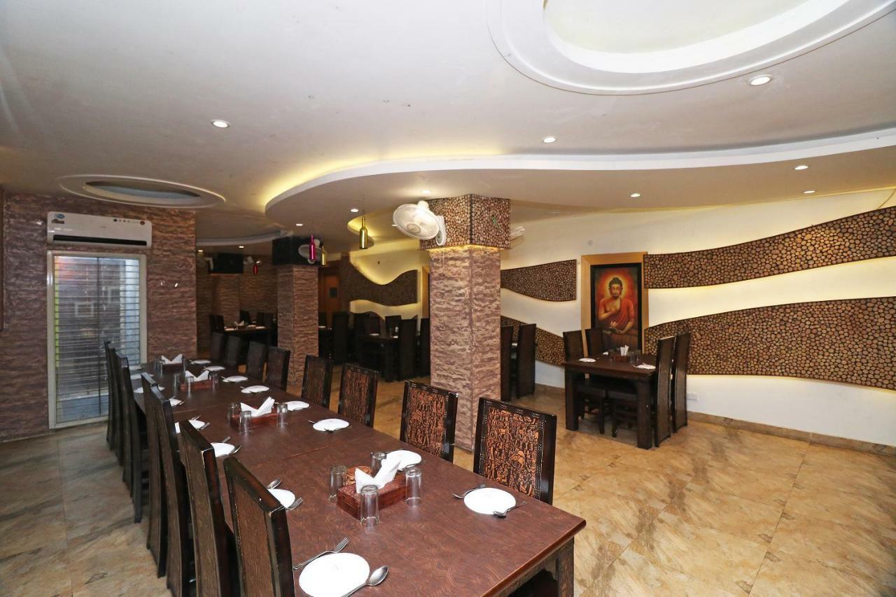 Oyo 5843 Hotel Yash Inn Mirzāpur Exteriör bild