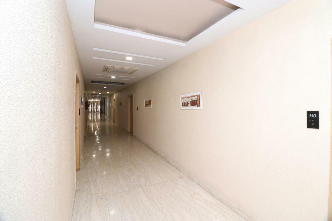 Oyo 5843 Hotel Yash Inn Mirzāpur Exteriör bild
