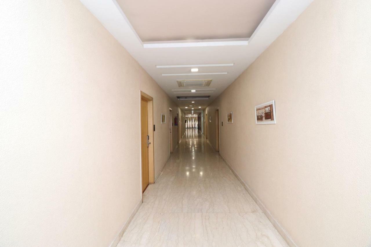 Oyo 5843 Hotel Yash Inn Mirzāpur Exteriör bild